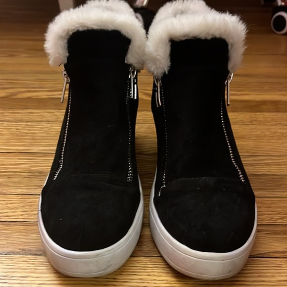 Women’s black and white fur trim wedge sneakers with zipper detail on sides - Picture 2 of 5